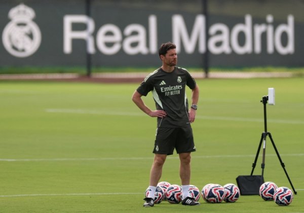 Mỗi cơ thể: Có một bầu không khí căng thẳng bên trong Real Madrid, và uy tín của Alonso có dấu hiệu run rẩy