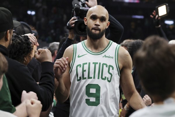 Derrick White nói về đội hình 