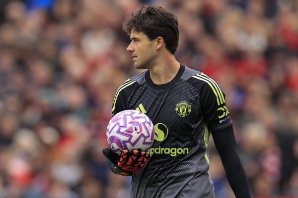 Courtois khuyên Lamenz nên vỗ 