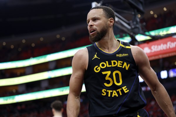 Khóa cổ điển! Curry đã tweet t