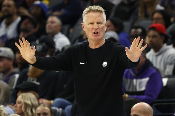 7 trận sân khách liên tiếp sắp