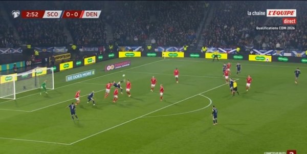 Nổ tung! Scotland thắng chắc suất thăng hạng, cú đá tuyệt vời của McTominay ở trận mở màn đưa đội bóng dẫn trước